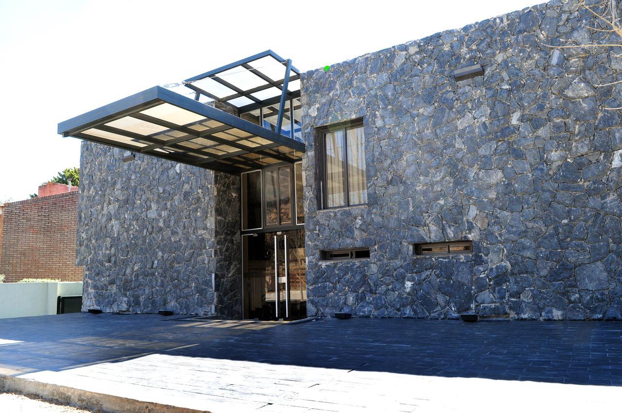 Hotel Ranqueles Villa Carlos Paz Buitenkant foto
