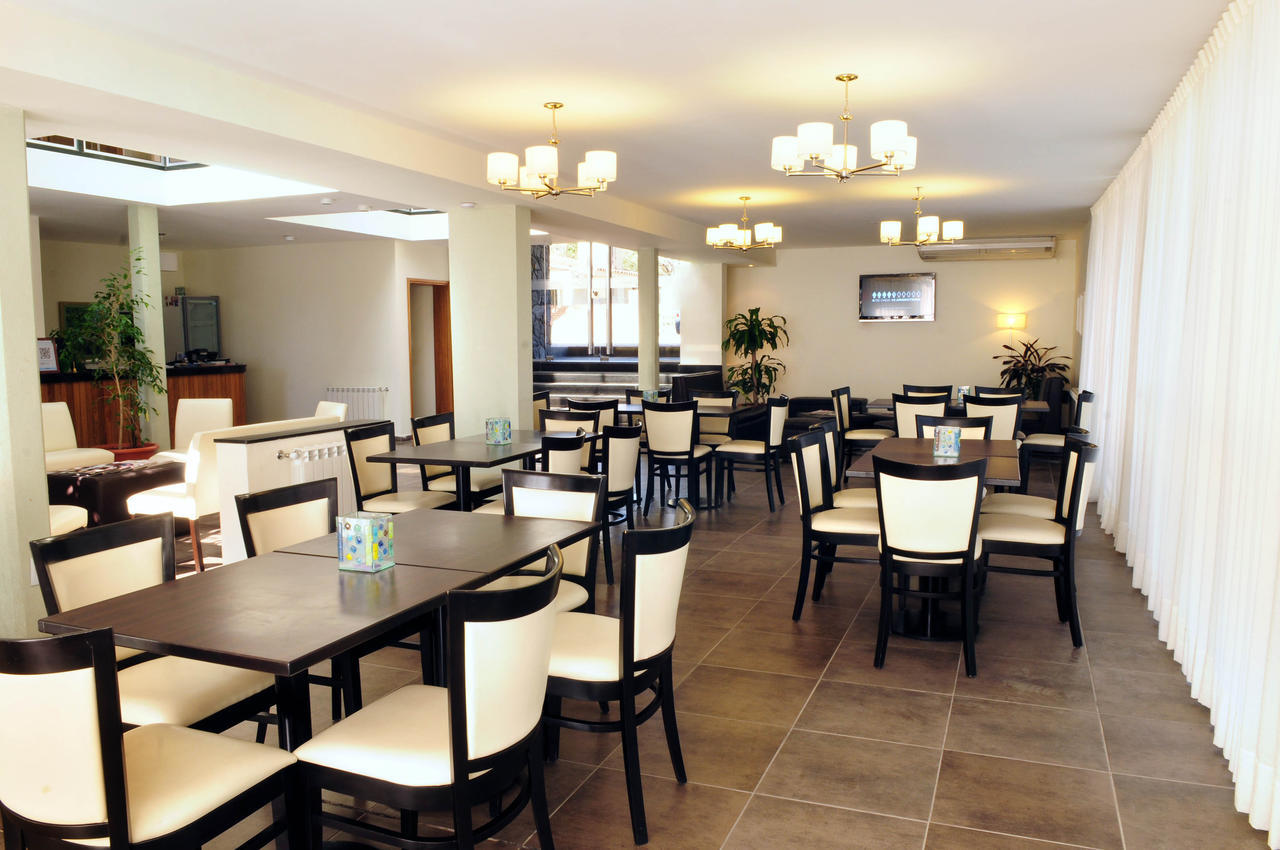 Hotel Ranqueles Villa Carlos Paz Buitenkant foto